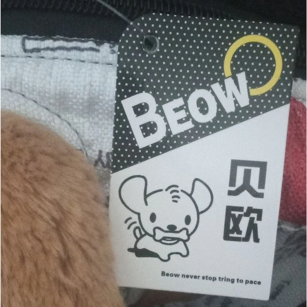 New Dog Adjustable Over The Shoulder Carrier NWT Beow